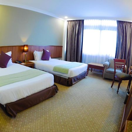 Starlodge Kampong Jerudong Екстериор снимка