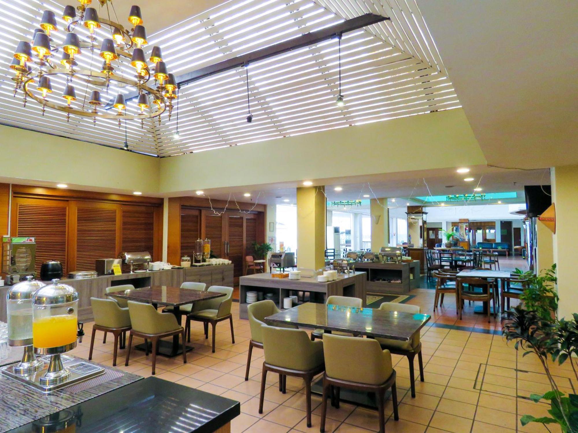 Starlodge Kampong Jerudong Екстериор снимка