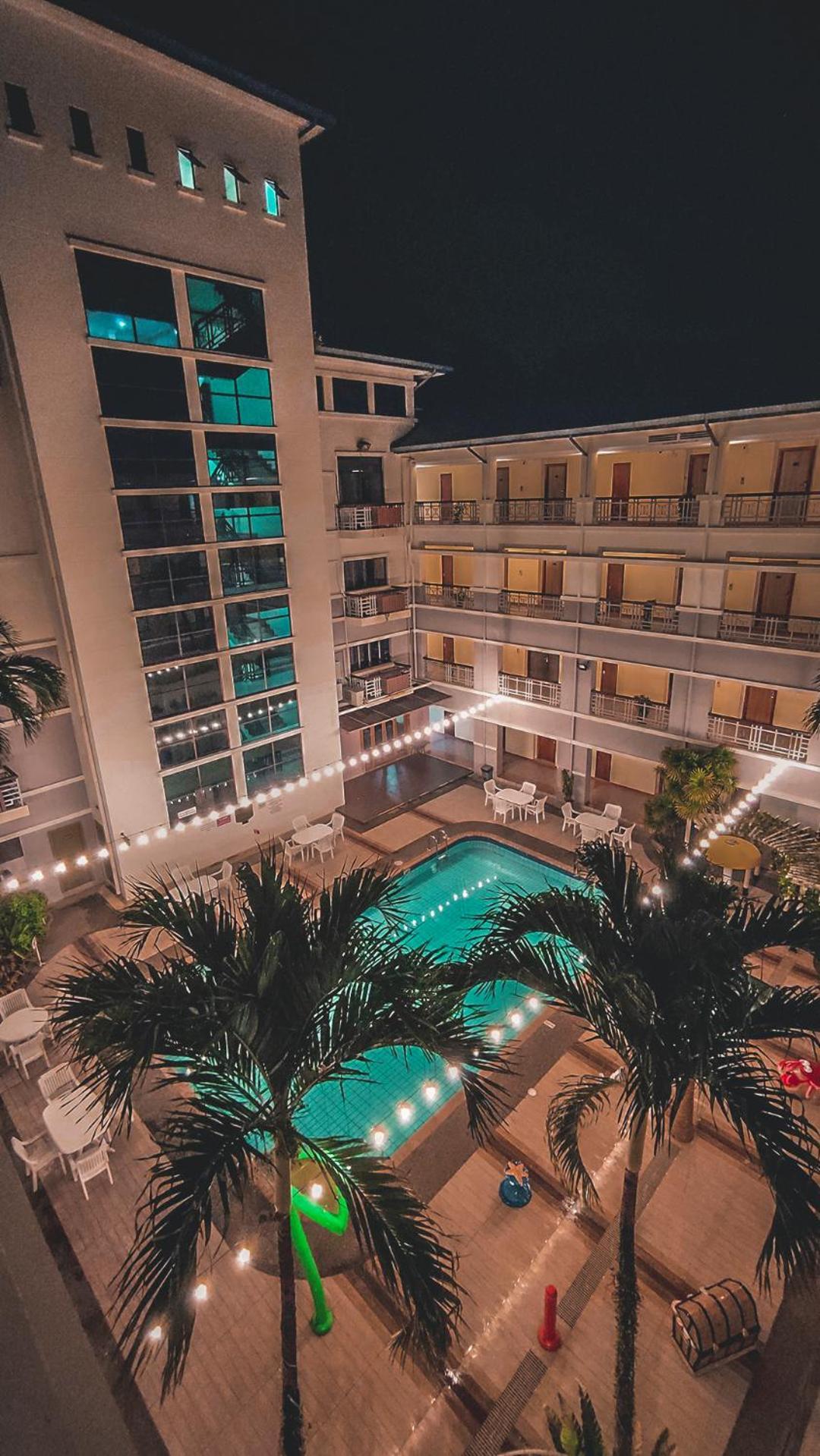 Starlodge Kampong Jerudong Екстериор снимка