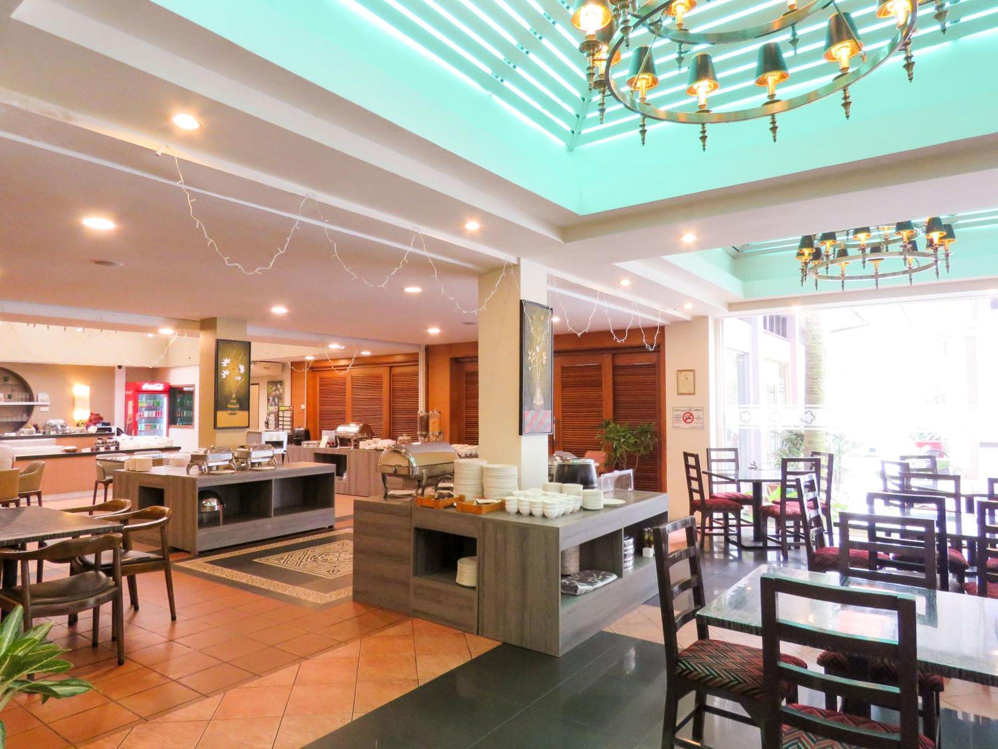 Starlodge Kampong Jerudong Екстериор снимка