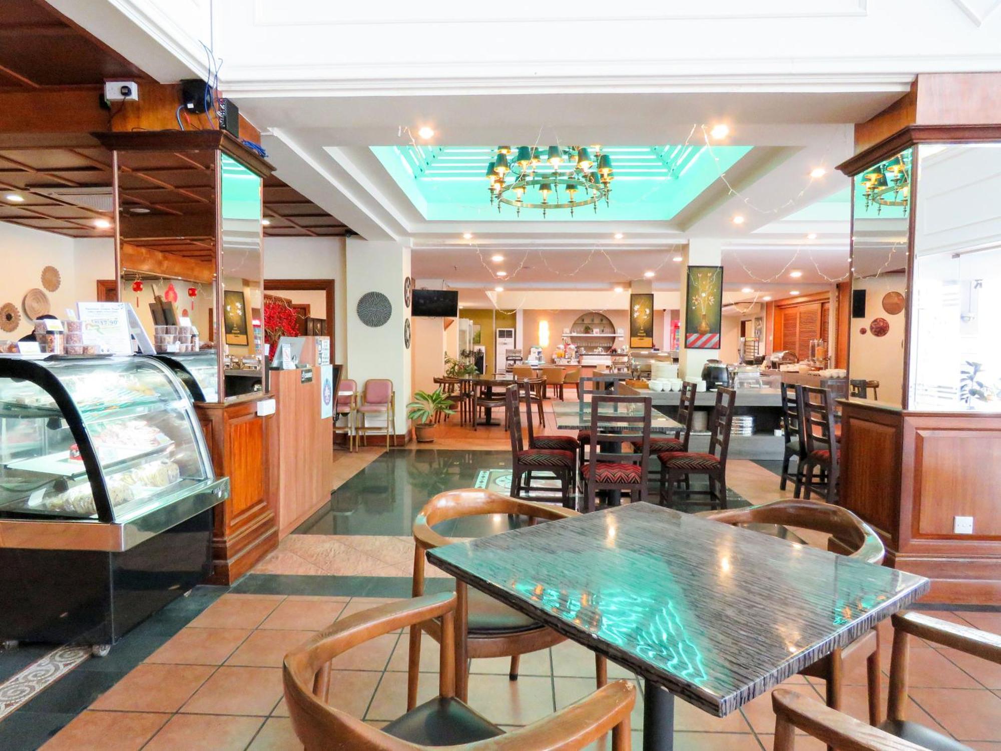 Starlodge Kampong Jerudong Екстериор снимка