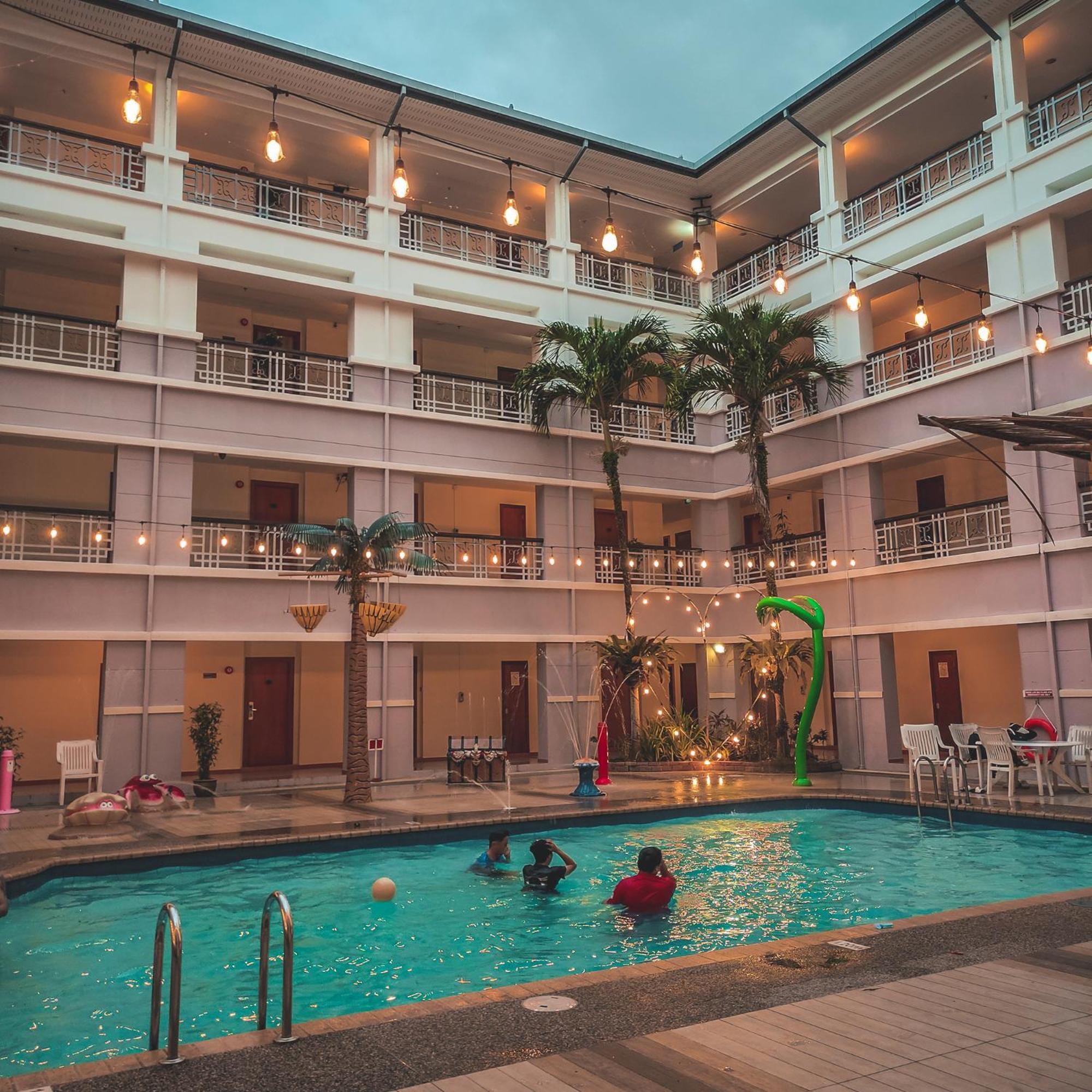 Starlodge Kampong Jerudong Екстериор снимка