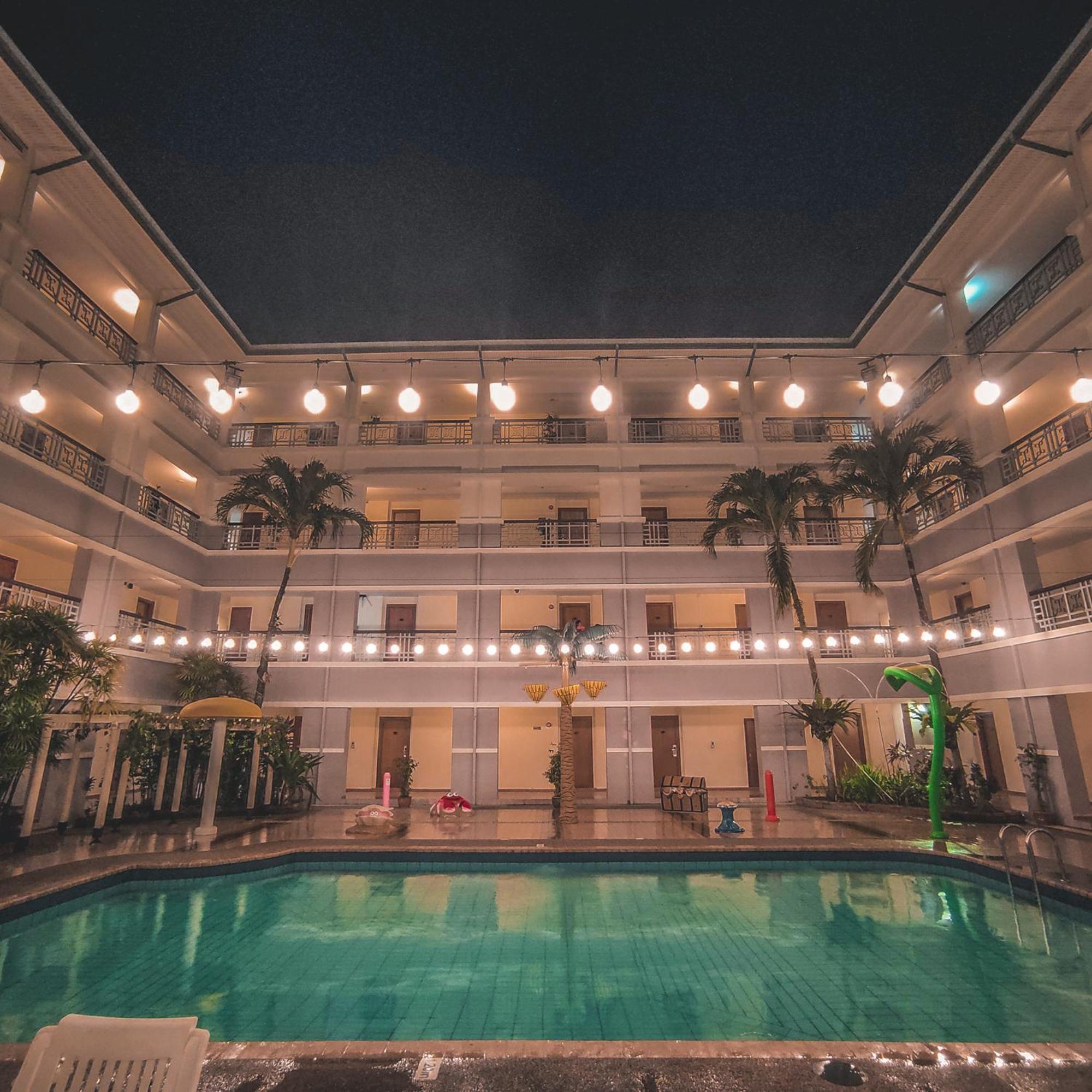Starlodge Kampong Jerudong Екстериор снимка