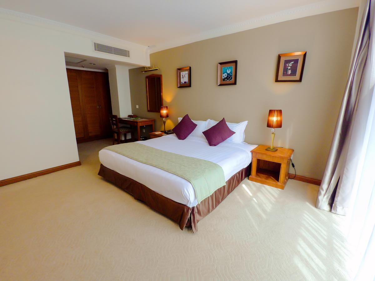 Starlodge Kampong Jerudong Екстериор снимка